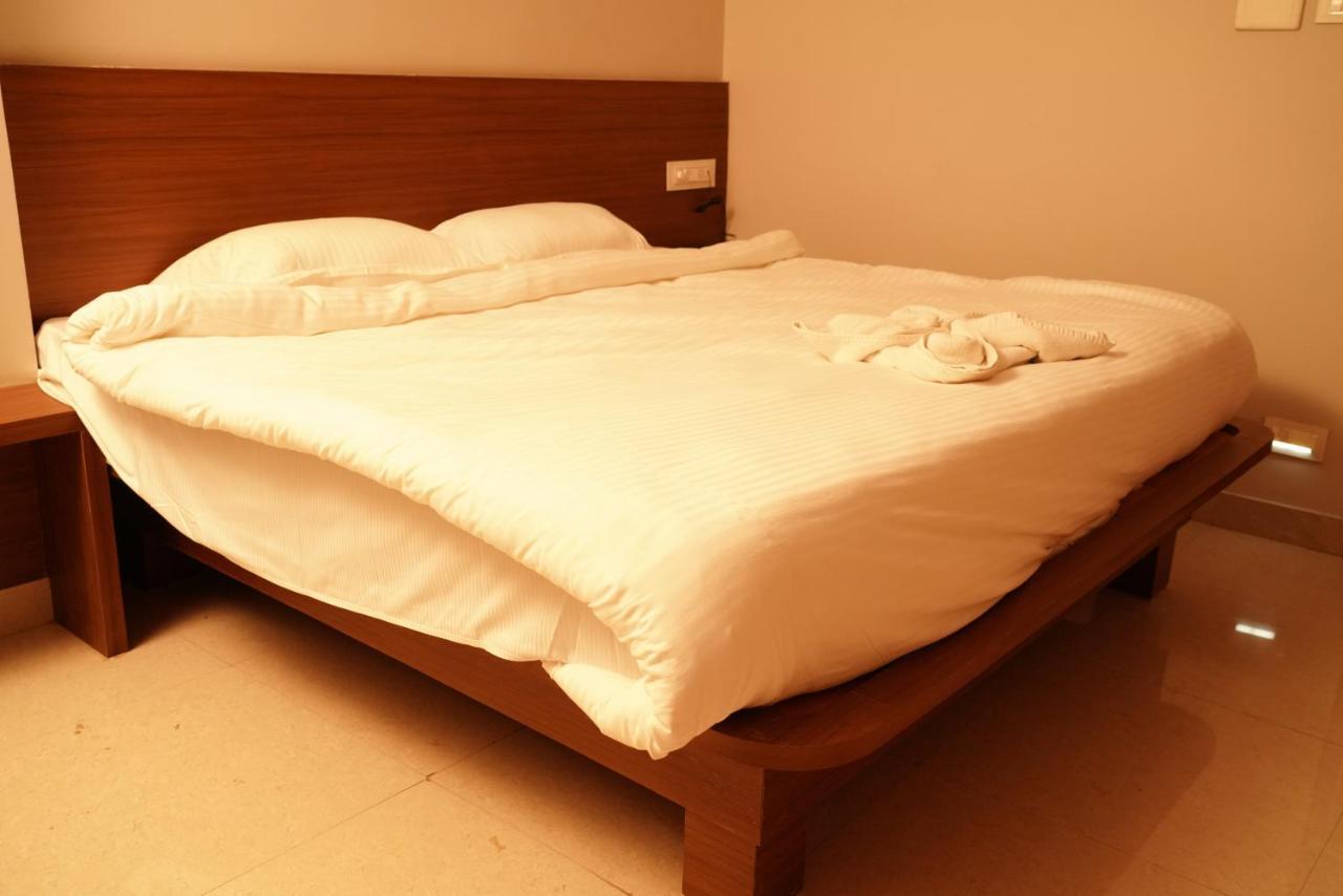 Swagath Residency Kākināda Dış mekan fotoğraf
